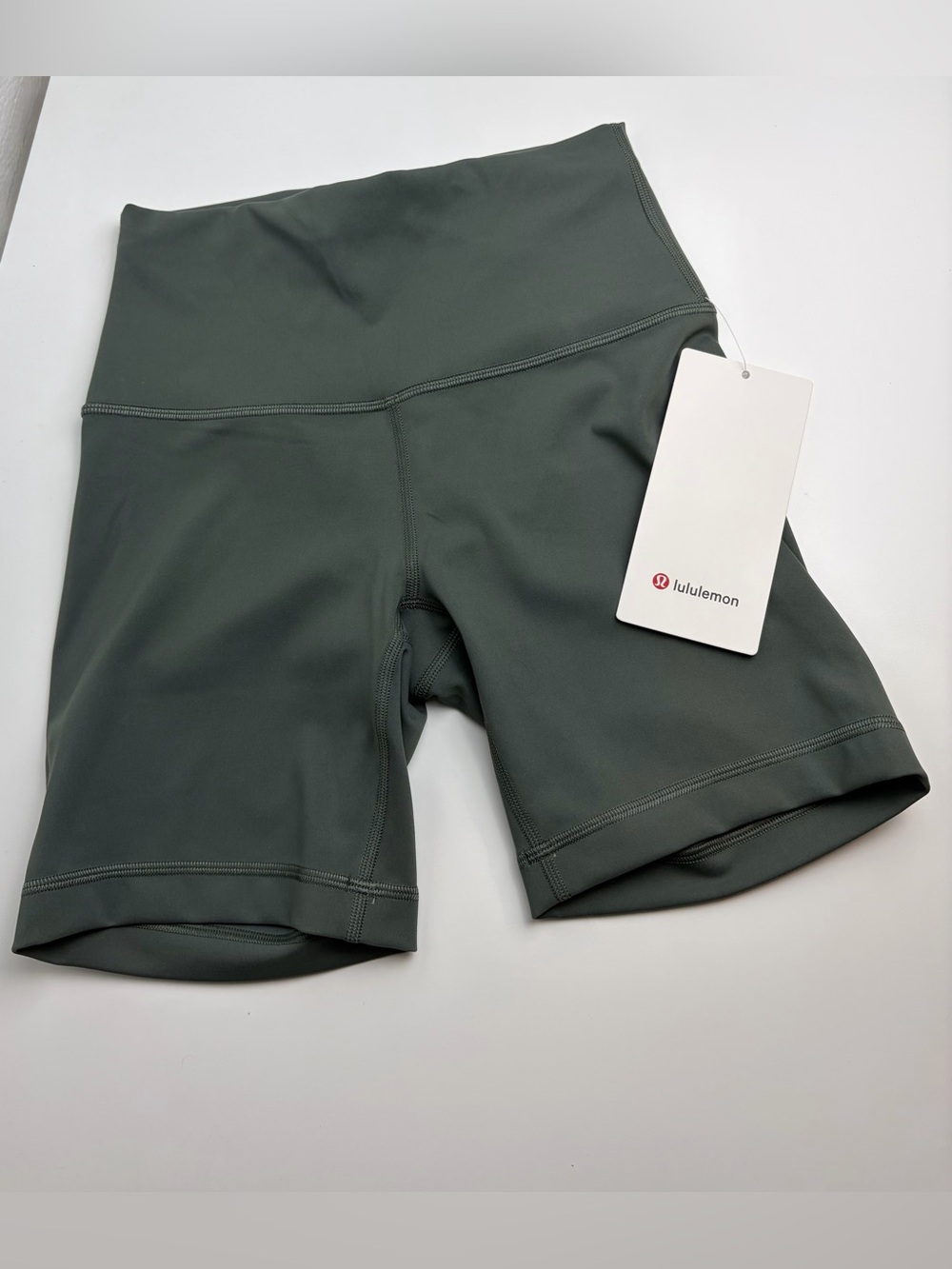 NWT Lululemon High Rise Shorts Green 4 G018